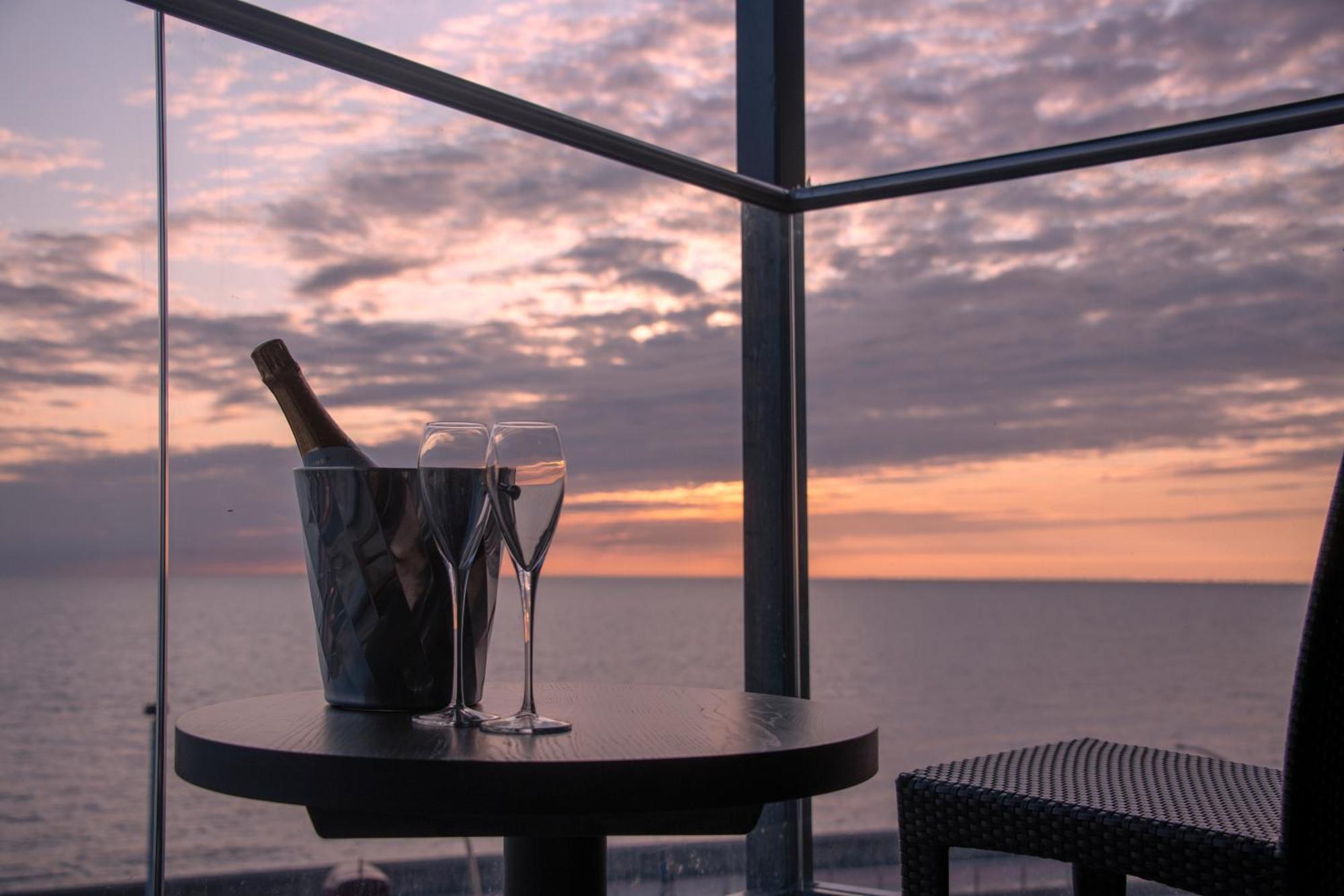 Boulevard Hotel Blackpool Exterior foto Sunset at the Cape of Good Hope